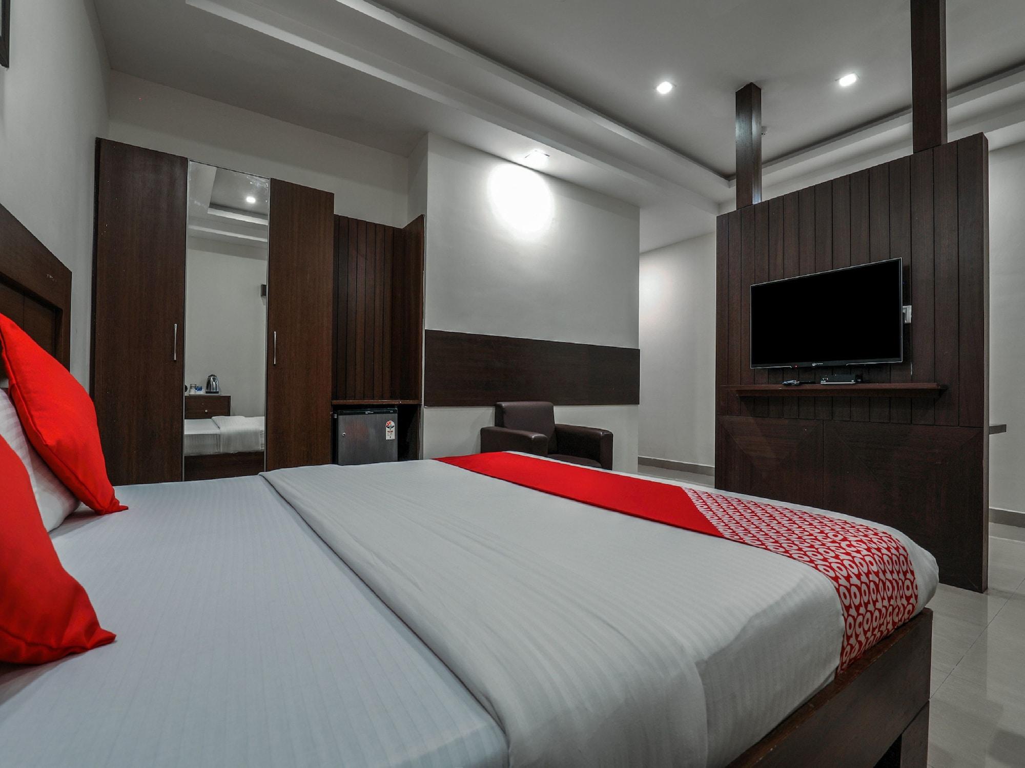 Treebo Trend Hotel Jp Plaza Nampally Hyderabad Exterior foto