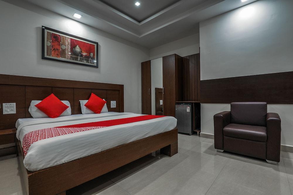 Treebo Trend Hotel Jp Plaza Nampally Hyderabad Exterior foto
