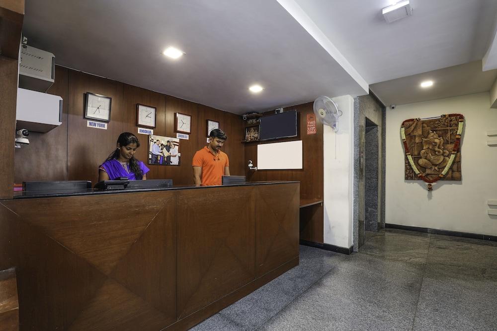 Treebo Trend Hotel Jp Plaza Nampally Hyderabad Exterior foto