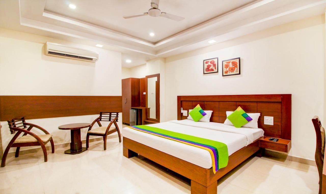 Treebo Trend Hotel Jp Plaza Nampally Hyderabad Exterior foto