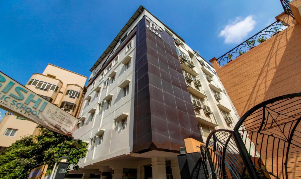 Treebo Trend Hotel Jp Plaza Nampally Hyderabad Exterior foto