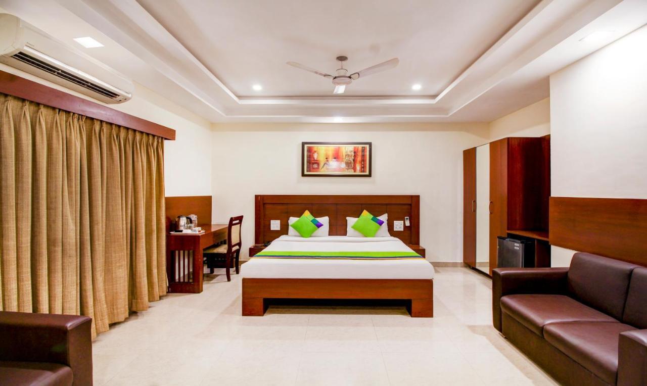 Treebo Trend Hotel Jp Plaza Nampally Hyderabad Exterior foto